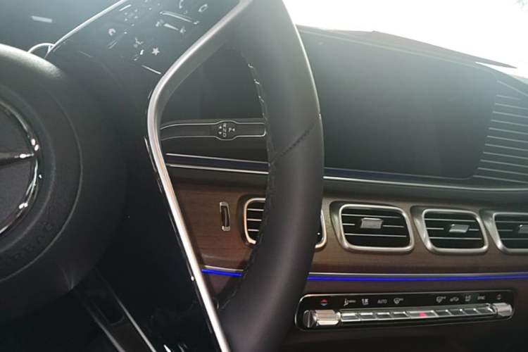 Used Mercedes-Benz GLE 2024 GLE 450 4MATIC Stylish Model Gear Lever