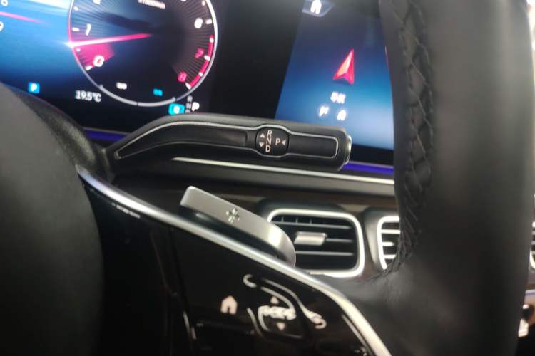 Used Mercedes-Benz GLE 2024 Refreshed GLE 350 4MATIC Stylish Edition Gear Lever