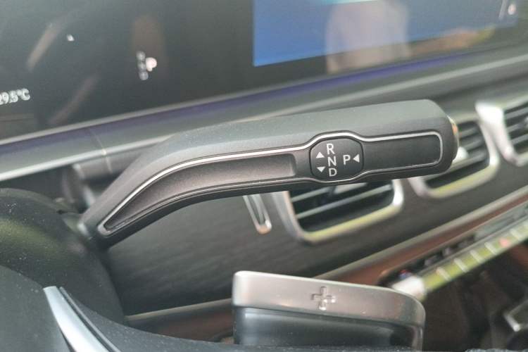 Used Mercedes-Benz GLE 2024 GLE 450 4MATIC Luxury Model Gear Lever