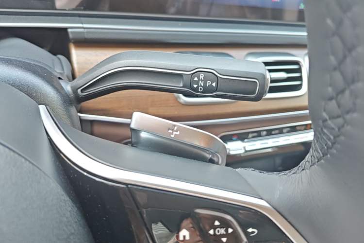 Used Mercedes-Benz GLE 2024 GLE 450 4MATIC Stylish Model Gear Lever