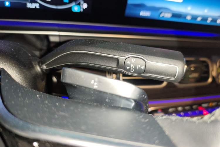 Used Mercedes-Benz GLE 2024 Refreshed GLE 350 4MATIC Stylish Edition Gear Lever