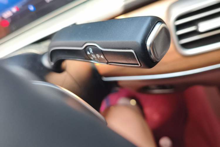 Used Mercedes-Benz GLE 2024 GLE 450 4MATIC Stylish Model Gear Lever