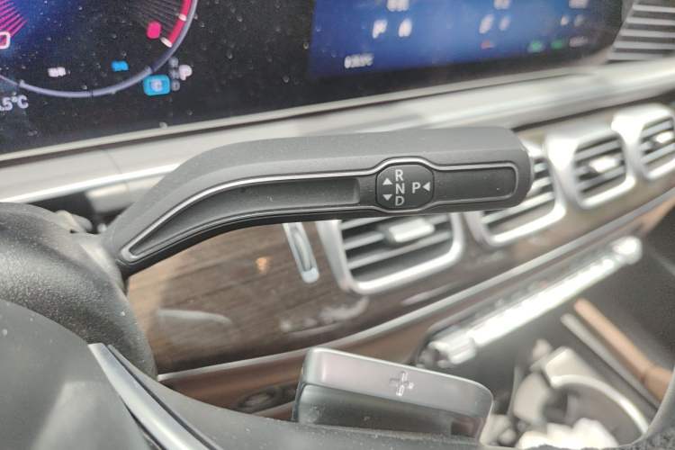 Used Mercedes-Benz GLE 2024 Refreshed GLE 350 4MATIC Stylish Edition Gear Lever