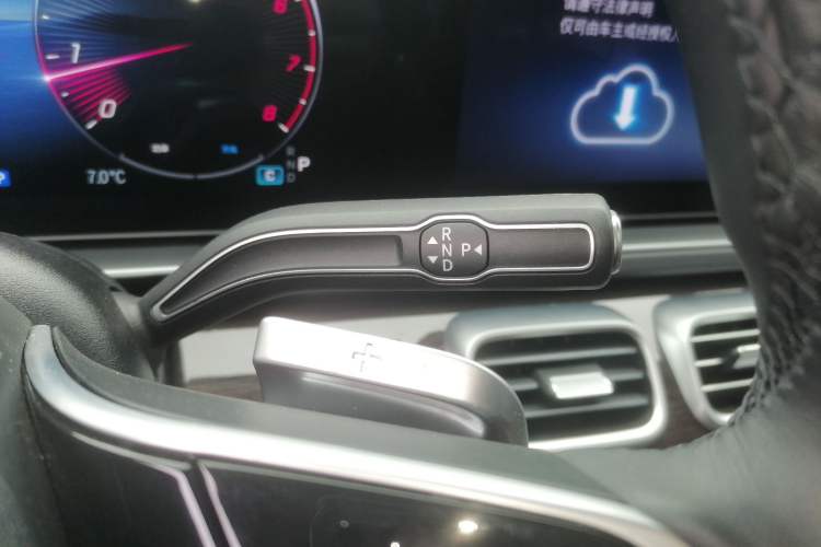 Used Mercedes-Benz GLE 2024 Refreshed GLE 350 4MATIC Stylish Edition Gear Lever