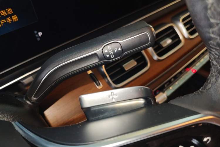 Used Mercedes-Benz GLE 2024 GLE 450 4MATIC Stylish Model Gear Lever