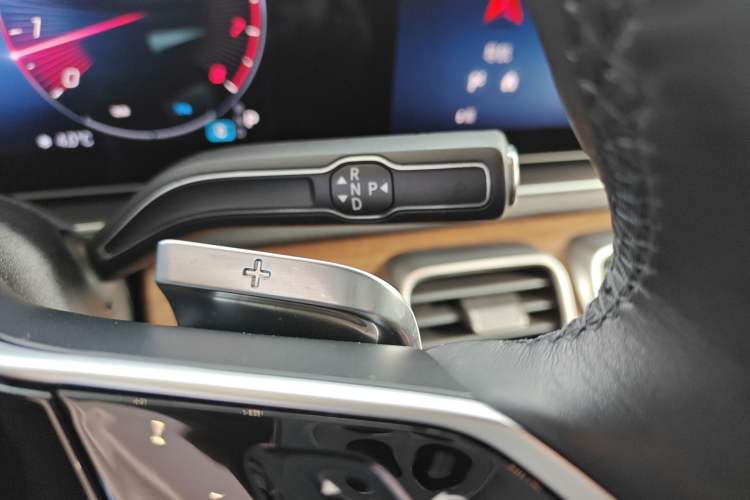 Used Mercedes-Benz GLE 2024 GLE 450 4MATIC Stylish Model Gear Lever