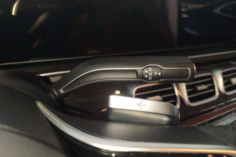 Used Mercedes-Benz GLE 2024 GLE 350 4MATIC Stylish Model Gear Lever