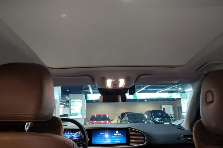 Used Mercedes-Benz GLE 2024 GLE 450 4MATIC Stylish Model Headliner