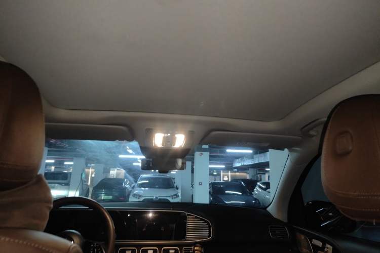 Used Mercedes-Benz GLE 2024 Refreshed GLE 350 4MATIC Stylish Edition Headliner