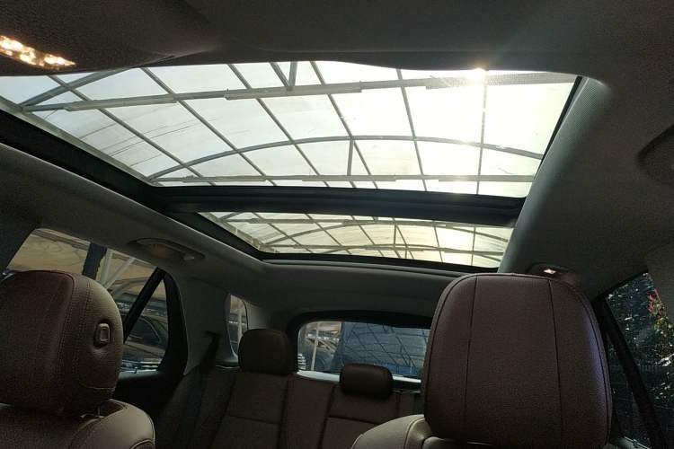 Used Mercedes-Benz GLE 2024 GLE 350 4MATIC Dynamic Edition Headliner