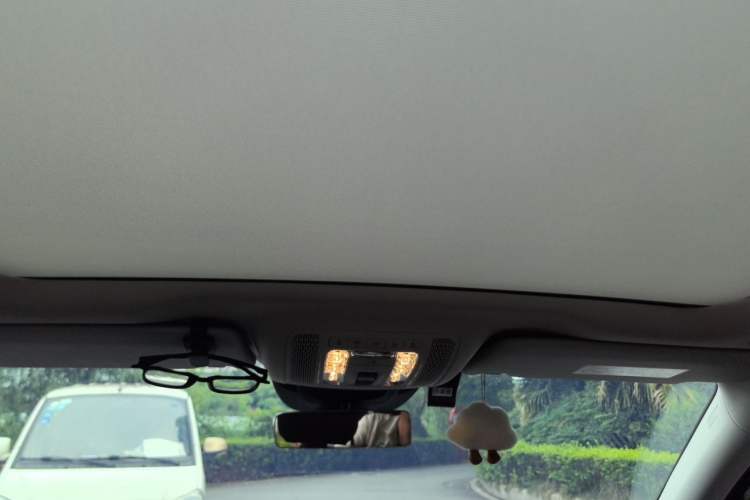 Used Mercedes-Benz GLE 2024 Refreshed GLE 350 4MATIC Stylish Edition Headliner