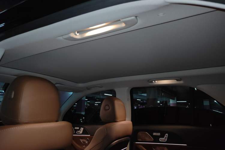 Used Mercedes-Benz GLE 2024 GLE 450 4MATIC Luxury Model Headliner