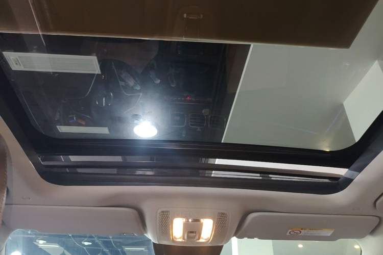 Used Mercedes-Benz GLE 2024 GLE 450 4MATIC Stylish Model Headliner