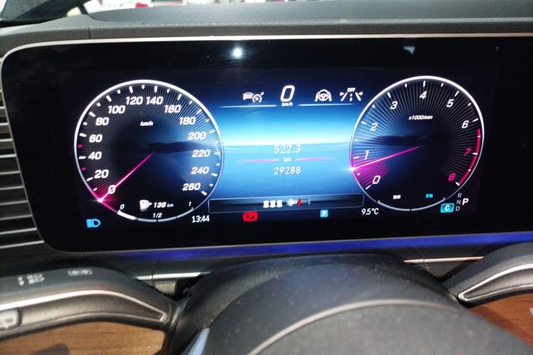 Used Mercedes-Benz GLE 2024 GLE 450 4MATIC Stylish Model Instrument Cluster