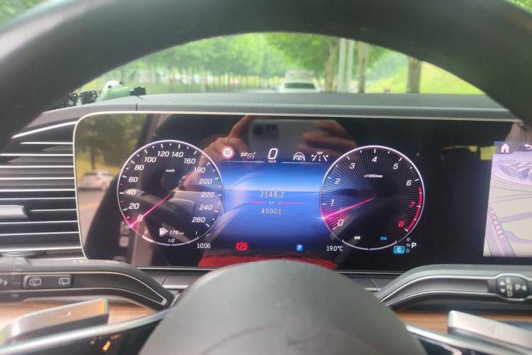 Used Mercedes-Benz GLE 2024 GLE 450 4MATIC Stylish Model Instrument Cluster