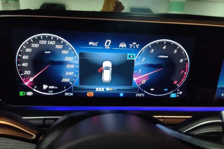 Used Mercedes-Benz GLE 2024 GLE 450 4MATIC Luxury Model Instrument Cluster
