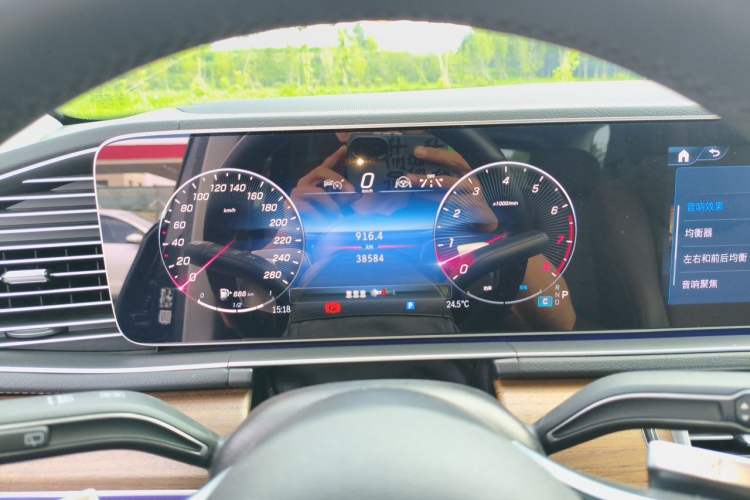 Used Mercedes-Benz GLE 2024 GLE 450 4MATIC Stylish Model Instrument Cluster