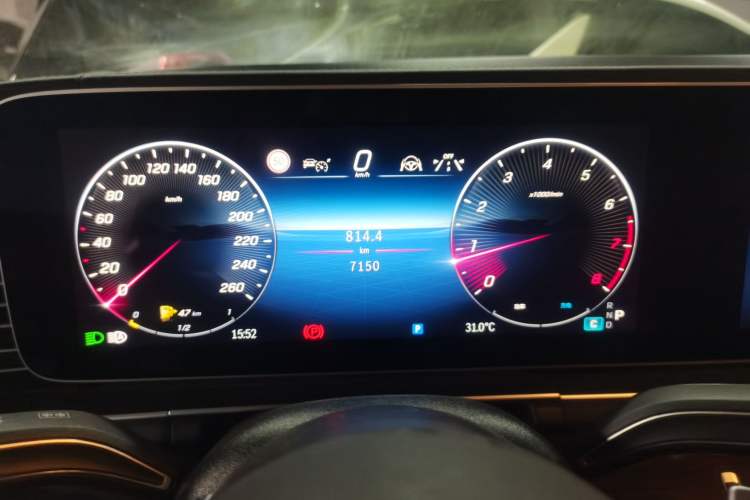 Used Mercedes-Benz GLE 2024 Refreshed GLE 350 4MATIC Stylish Edition Instrument Cluster