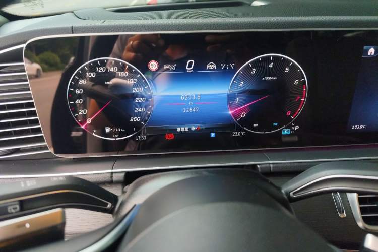 Used Mercedes-Benz GLE 2024 GLE 450 4MATIC Luxury Model Instrument Cluster