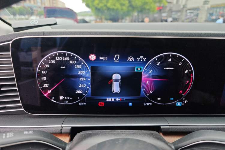 Used Mercedes-Benz GLE 2024 GLE 450 4MATIC AMG Line Instrument Cluster