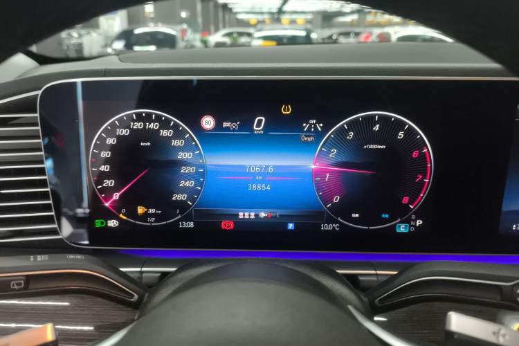 Used Mercedes-Benz GLE 2024 Refreshed GLE 350 4MATIC Stylish Edition Instrument Cluster