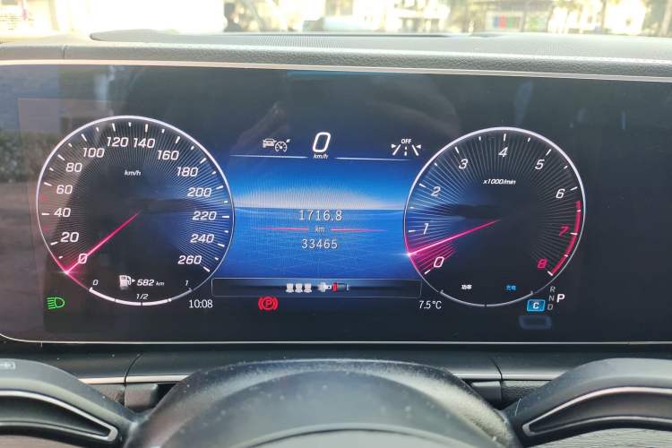 Used Mercedes-Benz GLE 2024 GLE 450 4MATIC Luxury Model Instrument Cluster