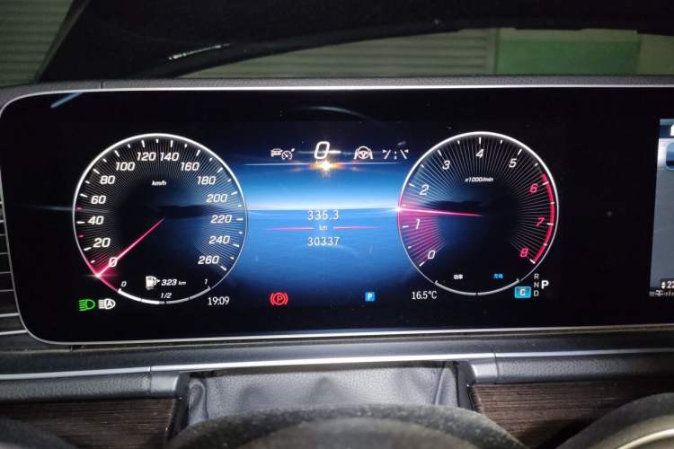 Used Mercedes-Benz GLE 2024 GLE 350 4MATIC Dynamic Edition Instrument Cluster