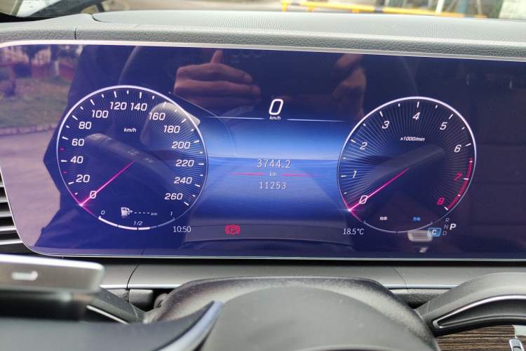 Used Mercedes-Benz GLE 2024 Refreshed GLE 350 4MATIC Stylish Edition Instrument Cluster