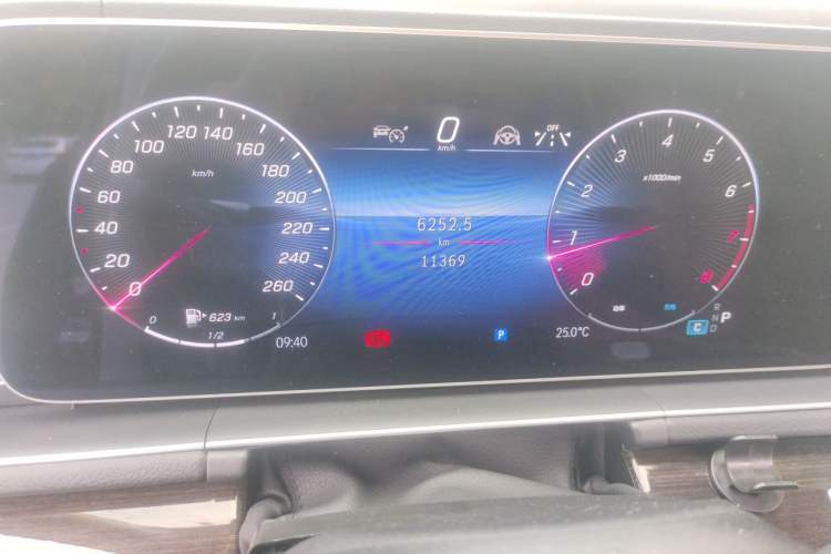 Used Mercedes-Benz GLE 2024 GLE 350 4MATIC Stylish Model Instrument Cluster