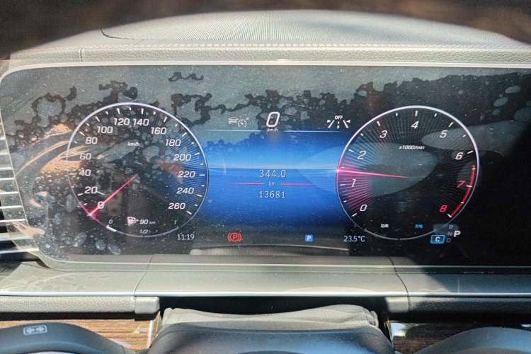 Used Mercedes-Benz GLE 2024 Refreshed GLE 350 4MATIC Stylish Edition Instrument Cluster
