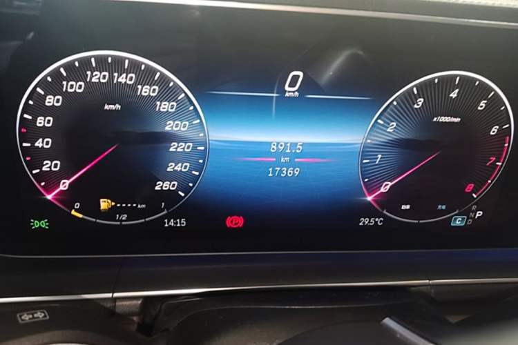 Used Mercedes-Benz GLE 2024 GLE 450 4MATIC Stylish Model Instrument Cluster