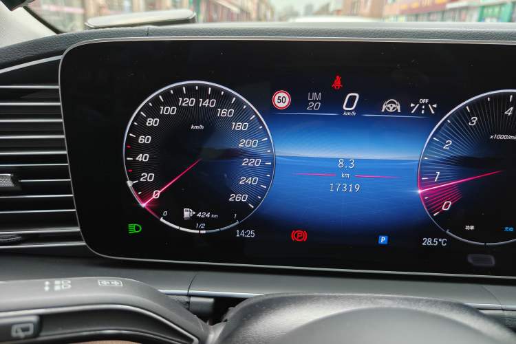 Used Mercedes-Benz GLE 2024 GLE 450 4MATIC Stylish Model Instrument Cluster