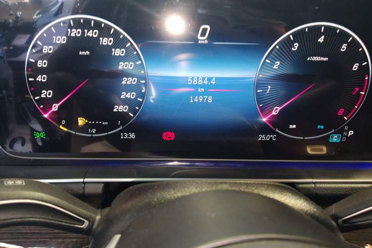 Used Mercedes-Benz GLE 2024 GLE 350 4MATIC Stylish Model Instrument Cluster