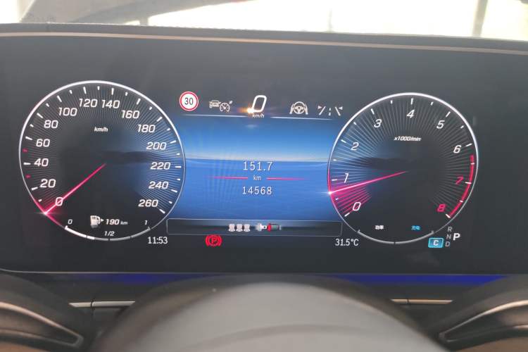 Used Mercedes-Benz GLE 2024 GLE 450 4MATIC Stylish Model Instrument Cluster