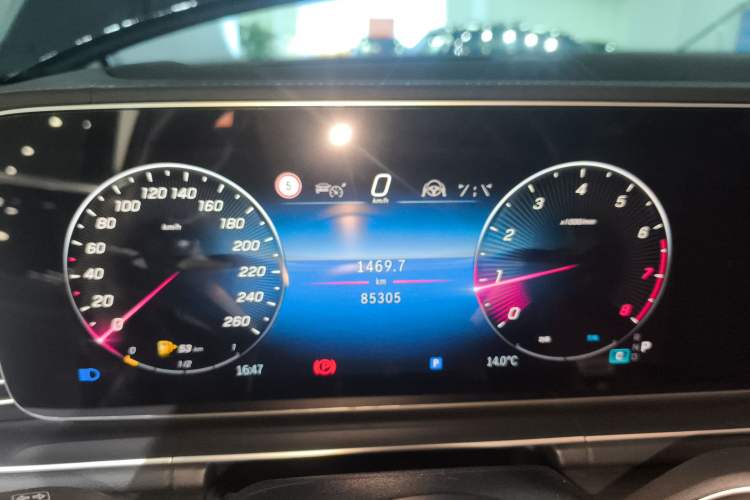 Used Mercedes-Benz GLE 2024 GLE 450 4MATIC Luxury Model Instrument Cluster