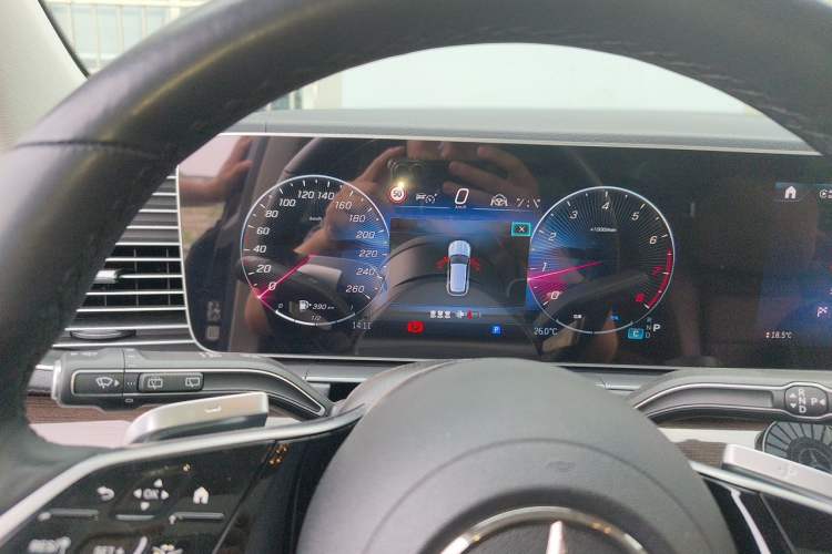 Used Mercedes-Benz GLE 2024 Refreshed GLE 350 4MATIC Stylish Edition Instrument Cluster