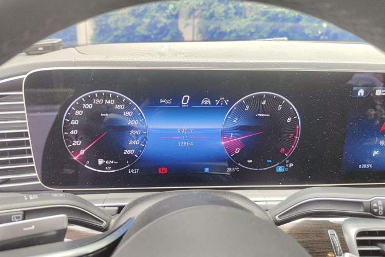 Used Mercedes-Benz GLE 2024 Refreshed GLE 350 4MATIC Stylish Edition Instrument Cluster
