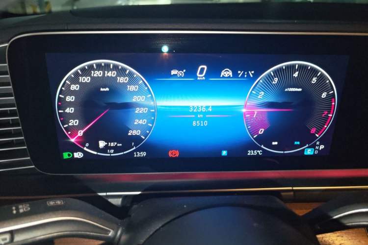 Used Mercedes-Benz GLE 2024 GLE 450 4MATIC Stylish Model Instrument Cluster