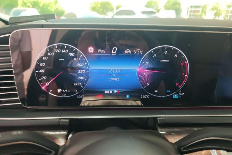 Used Mercedes-Benz GLE 2024 Refreshed GLE 350 4MATIC Stylish Edition Instrument Cluster