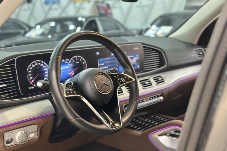 Used Mercedes-Benz GLE 2024 GLE 450 4MATIC AMG Line Interior 1
