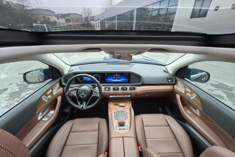 Used Mercedes-Benz GLE 2024 GLE 450 4MATIC Stylish Model Interior 1
