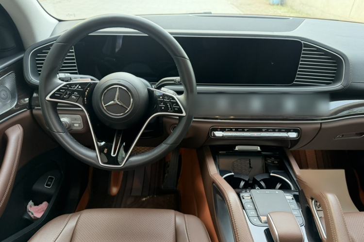 Used Mercedes-Benz GLE 2024 GLE 350 4MATIC Stylish Model Interior 1