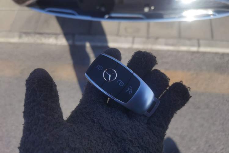 Used Mercedes-Benz GLE 2024 GLE 450 4MATIC Luxury Model Interior 1