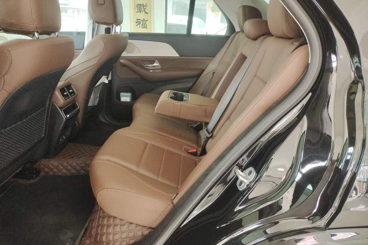 Used Mercedes-Benz GLE 2024 GLE 350 4MATIC Dynamic Edition Interior 1