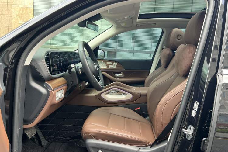Used Mercedes-Benz GLE 2024 GLE 450 4MATIC Stylish Model Interior 10