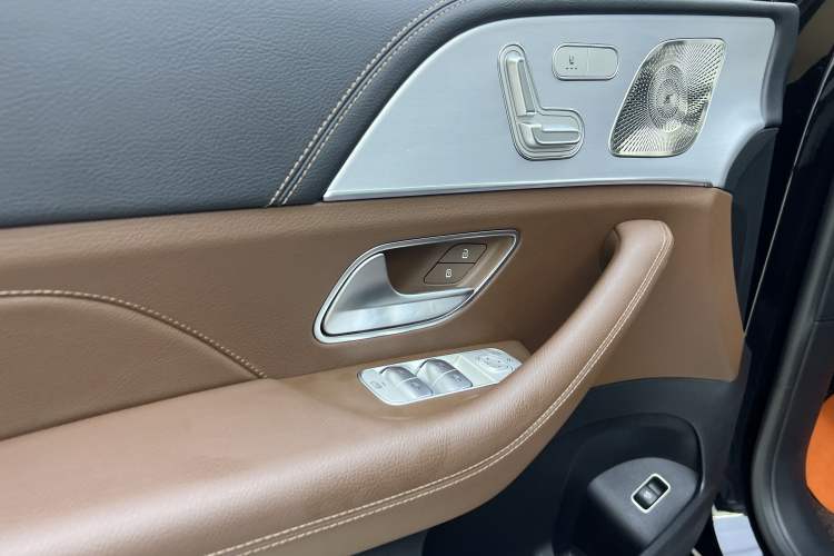 Used Mercedes-Benz GLE 2024 GLE 350 4MATIC Dynamic Edition Interior 11