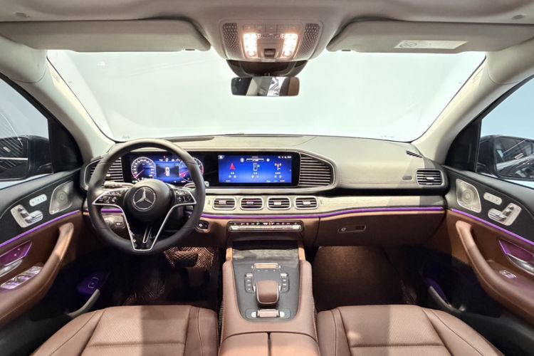 Used Mercedes-Benz GLE 2024 GLE 450 4MATIC Luxury Model Interior 2