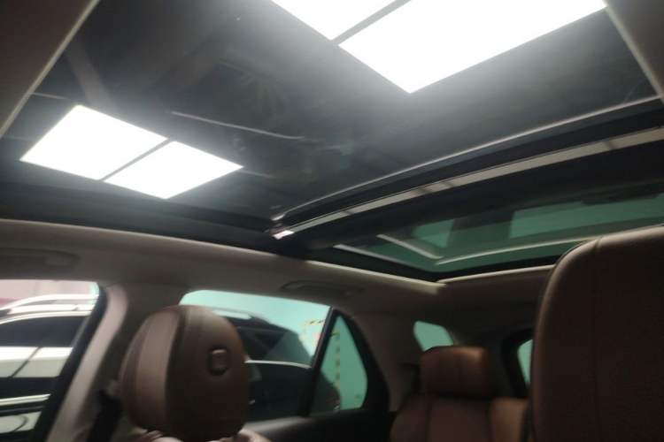 Used Mercedes-Benz GLE 2024 Refreshed GLE 350 4MATIC Stylish Edition Interior 2