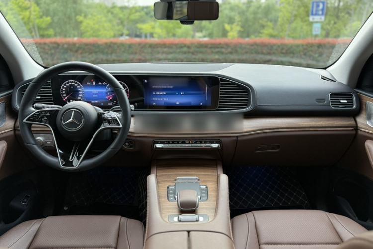 Used Mercedes-Benz GLE 2024 GLE 450 4MATIC Stylish Model Interior 2