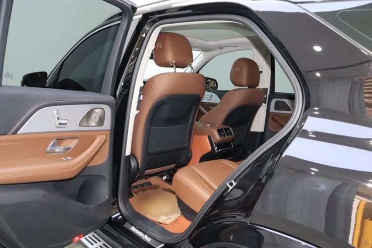 Used Mercedes-Benz GLE 2024 GLE 450 4MATIC AMG Line Interior 2